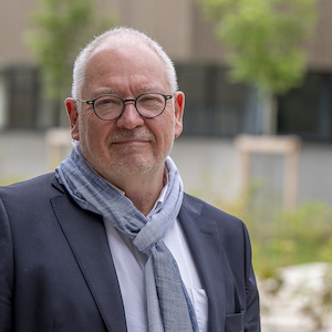 #universite #Interview 
🔵“On ne nous laisse plus le temps de développer une réelle pensée universitaire...”
Retrouvez ici l'interview de Régis Bordet, président de l’Université de Lille <a href="/univ_lille/">Université de Lille</a>, par <a href="/JulieMleczko/">Julie Mleczko</a> 
👉bit.ly/4cQARjC