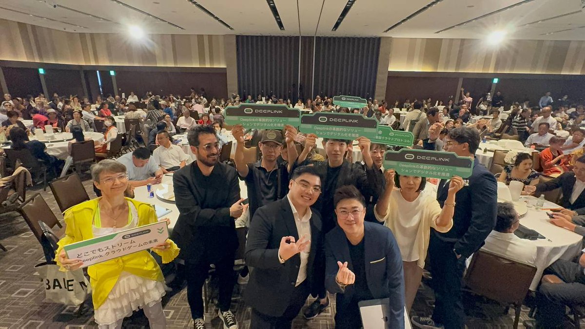 DeepLinkGlobal's tweet photo. DeepLink in Japan.

The turn up was great in Japan as always. Thank you for the continued support.

Looking forward the next roadshow. 
#seeyouinseoul
#DeepLink #DLC #Roadshow https://t.co/0ZGz7cPucT