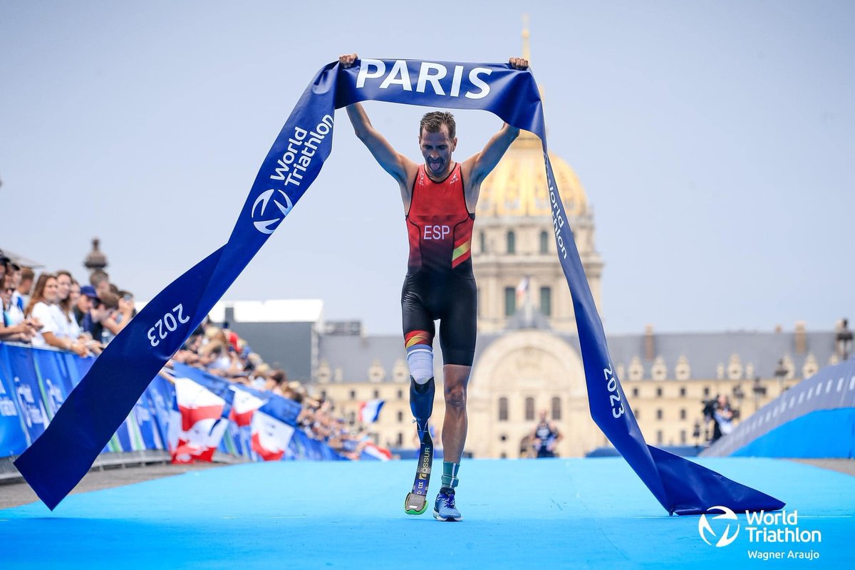 #Paris2024 Dani Molina se corona en París con una remontada épica 🏊‍♂️🚴‍♂️🏃 El triatleta español 🇪🇸conquista el ORO 🥇 en PTS3 en los Juegos Paralímpicos tras remontar dos posiciones en la carrera a pie 📰 NOTICIA de <a href="/JesusOrtizDXT/">Jesús Ortiz García</a> 👇
paris2024.dxtadaptado.com/dani-molina-se… <a href="/danimoli2/">dani molina</a>