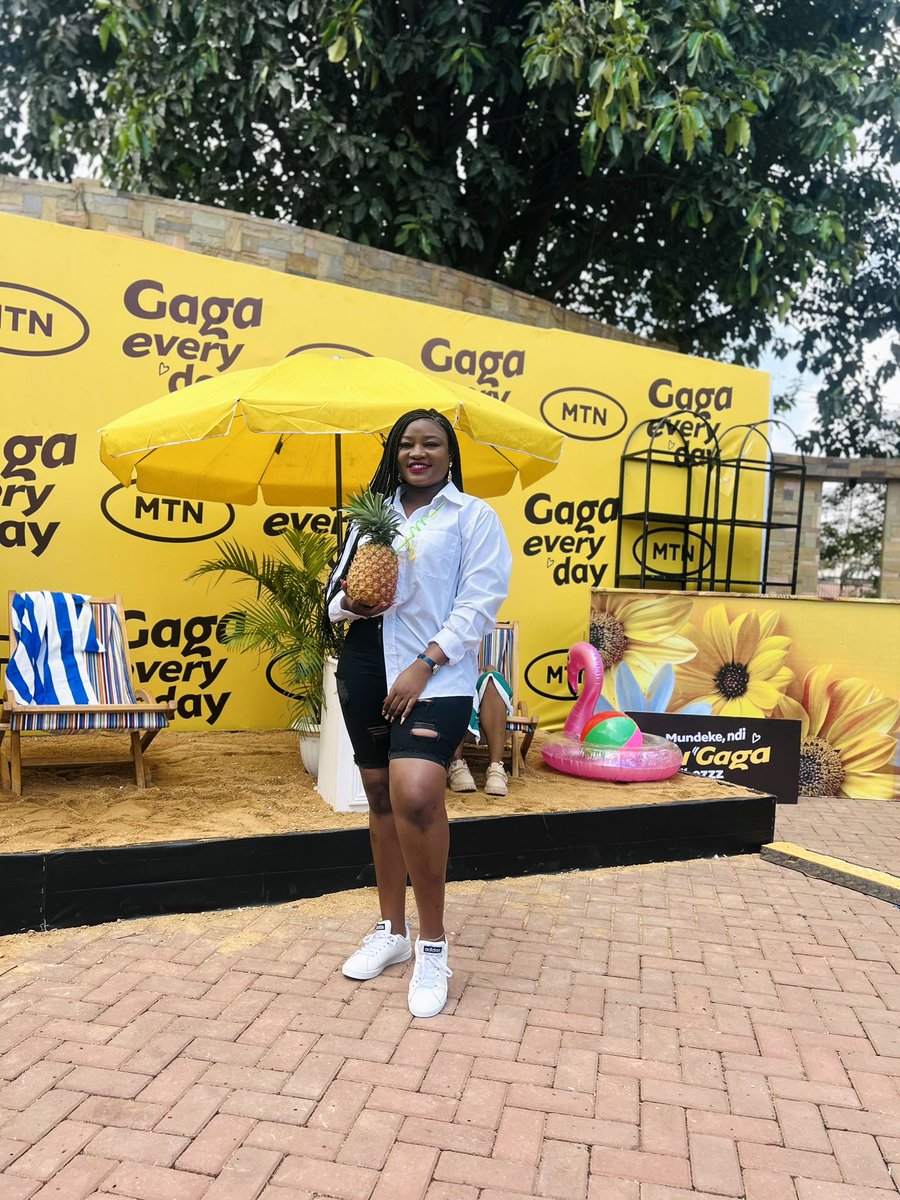 JudieCupcake's tweet photo. Everyday is a holiday🥰
My gals understood the assignment 💛
#GagaEverday @mtnug https://t.co/sbki3qpMxt