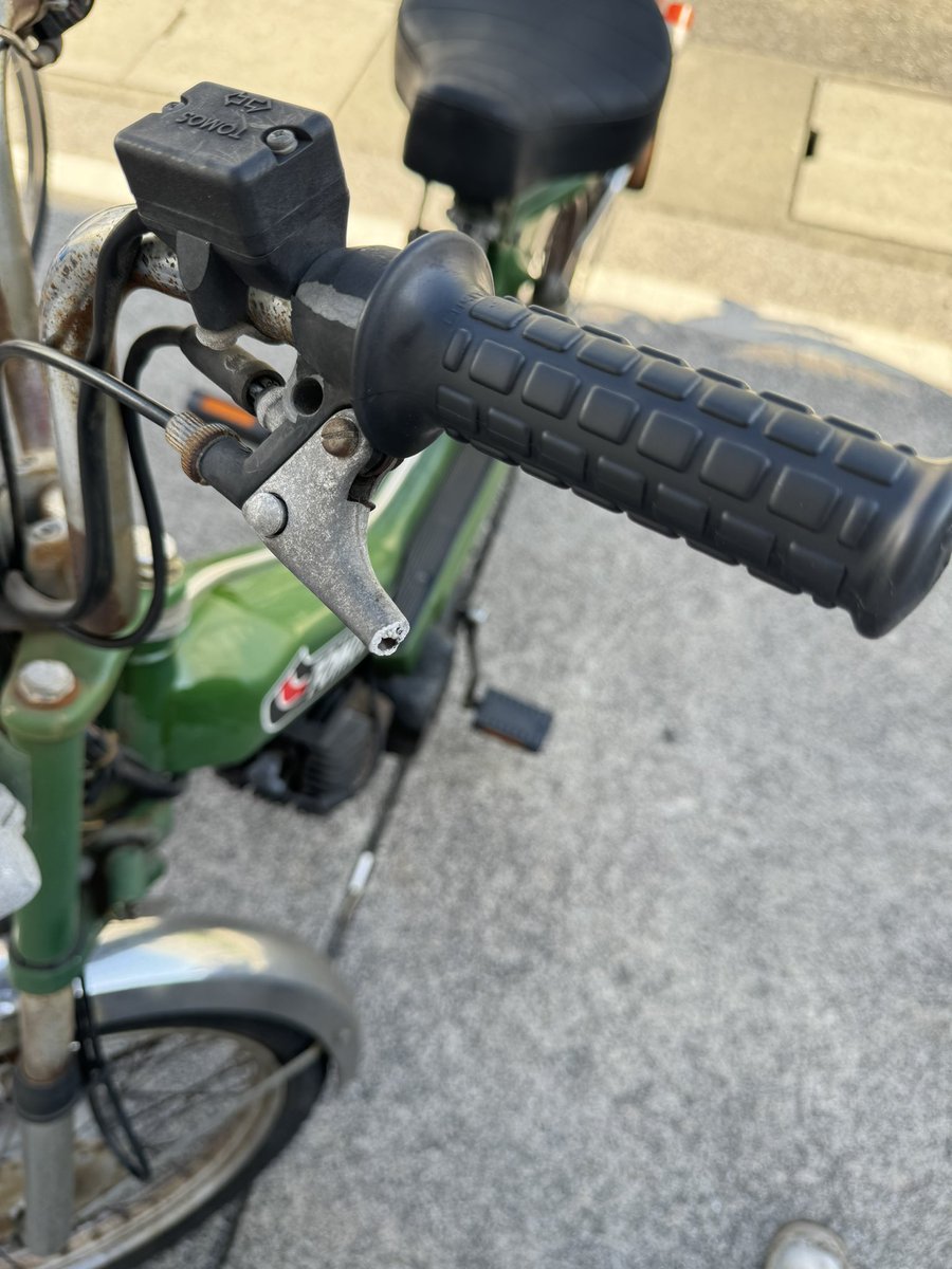 ブレーキ折れた