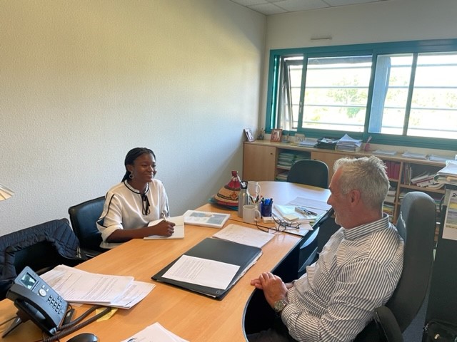 En cette journée de rentrée des classes pour les écoliers, collégiens, lycéens, la Fédération accueille deux jeunes juristes en contrat d'apprentissage (Master 2 Droit). 
Bienvenue à Carol (service droit des marchés/affaires) et Arnaud (service social/prévention)!