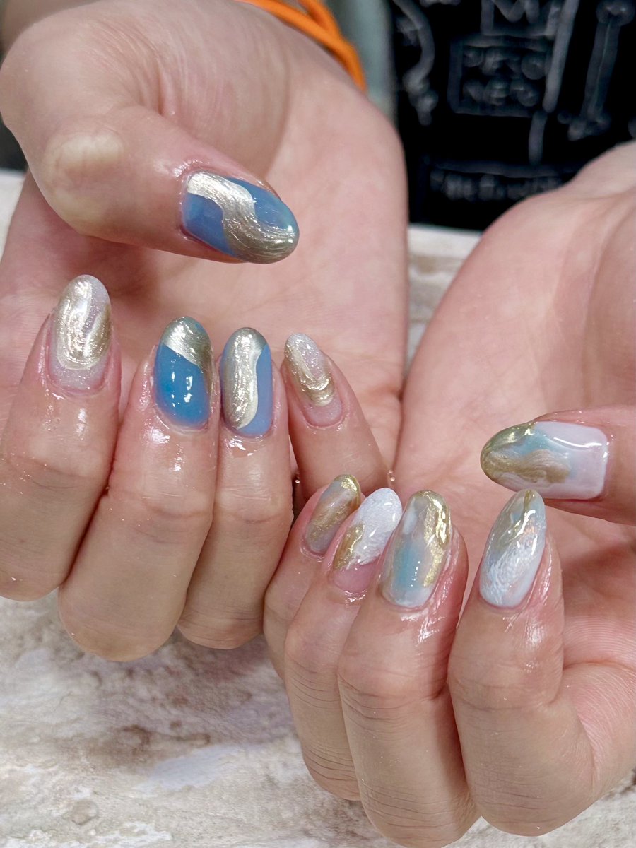 730_ayumi's tweet photo. 8月・9月のネイル〜💅
8月は涼しげなデザインで、9月は少し秋っぽくしてもらいました😊

9月ネイルの裏テーマは【芋&amp;栗】🍠🌰(笑)
ちょうど芋栗味のLOOKがあったので思わず写真撮ってみたけど、めちゃマッチしてて面白い😂

次はシンガポール旅行のためのネイル！
何にしよう〜🥰

#ネイル https://t.co/Vw0UQOtEHj