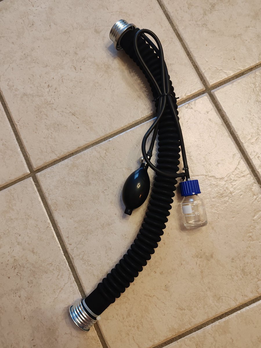 Poppers pump for gas mask handmade, it takes 1 month for manufacturing, I sell them for €70 each excluding shipping costs, payment upon order. Shipping possible throughout Europe. 🤗🙂