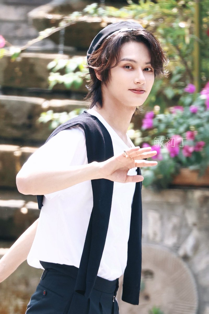 敏初丁 tweet media