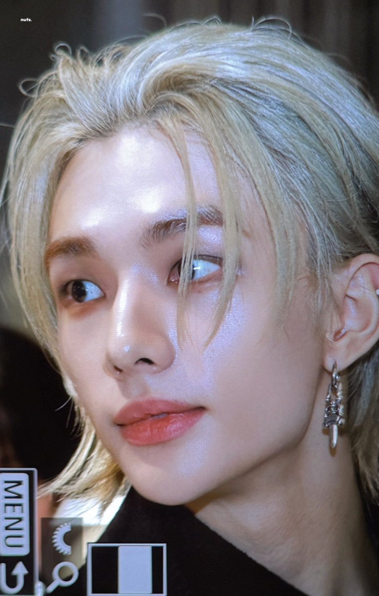 이 두 사진의 공통점이 뭔주알아... ?
바로 [ 무보정 ] 이라는 거야 ........ෆ