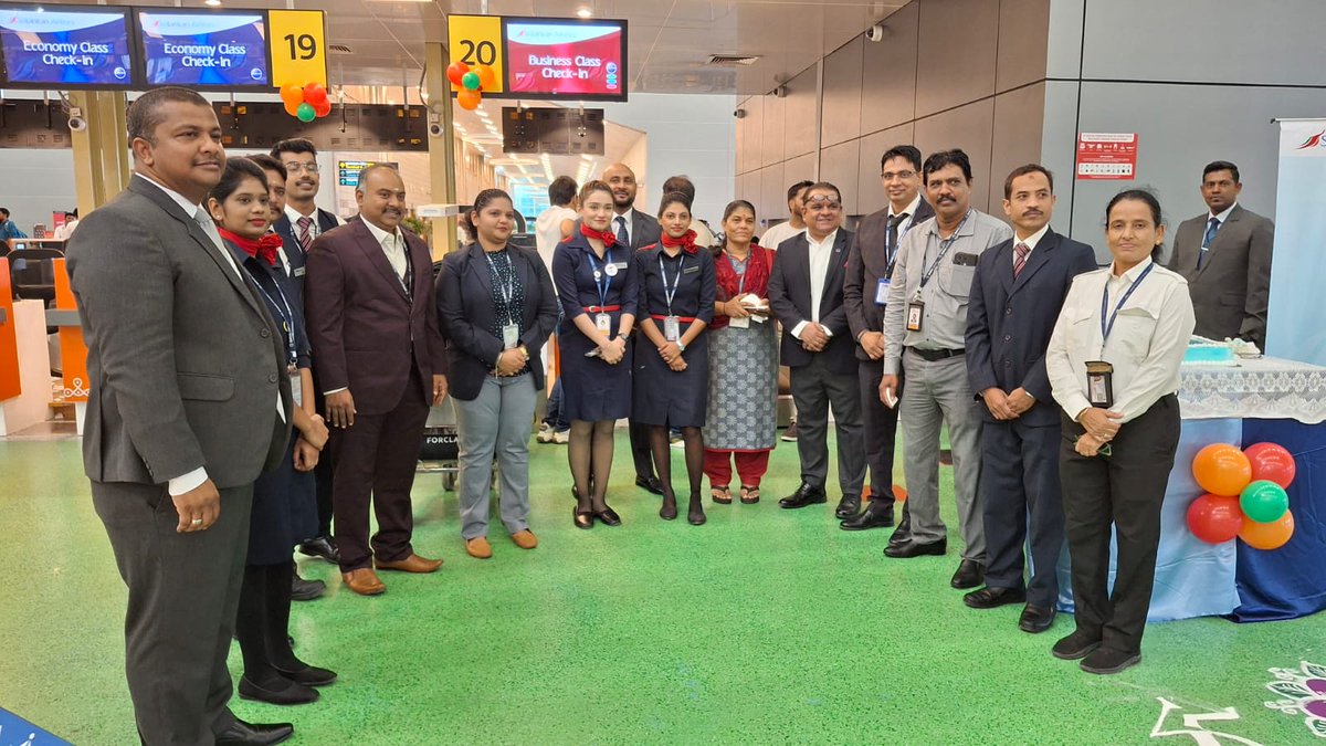 BirdGrp's tweet photo. Bird Group congratulates SriLankan Airlines on their milestone 45th Anniversary! We wish you many successful & glorious years ahead. Proud to be your dedicated ground handling partners at Chennai, Trivandrum & Tiruchirappalli Airport.
@flysrilankan
#SrilankanAirline #BirdGroup https://t.co/OkqVGmz2hr