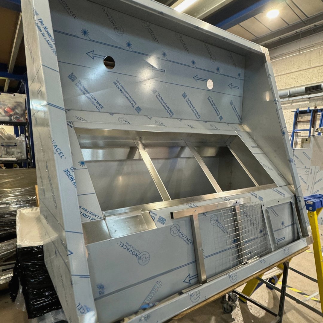 TargetCatering's tweet image. Choosing the right commercial kitchen extraction system is crucial for your business. But how do you find the perfect fit?🧑‍🍳

Our experts are here to help! We offer comprehensive site  surveys to understand your unique needs and recommend the best solutions  for your kitchen.🔥