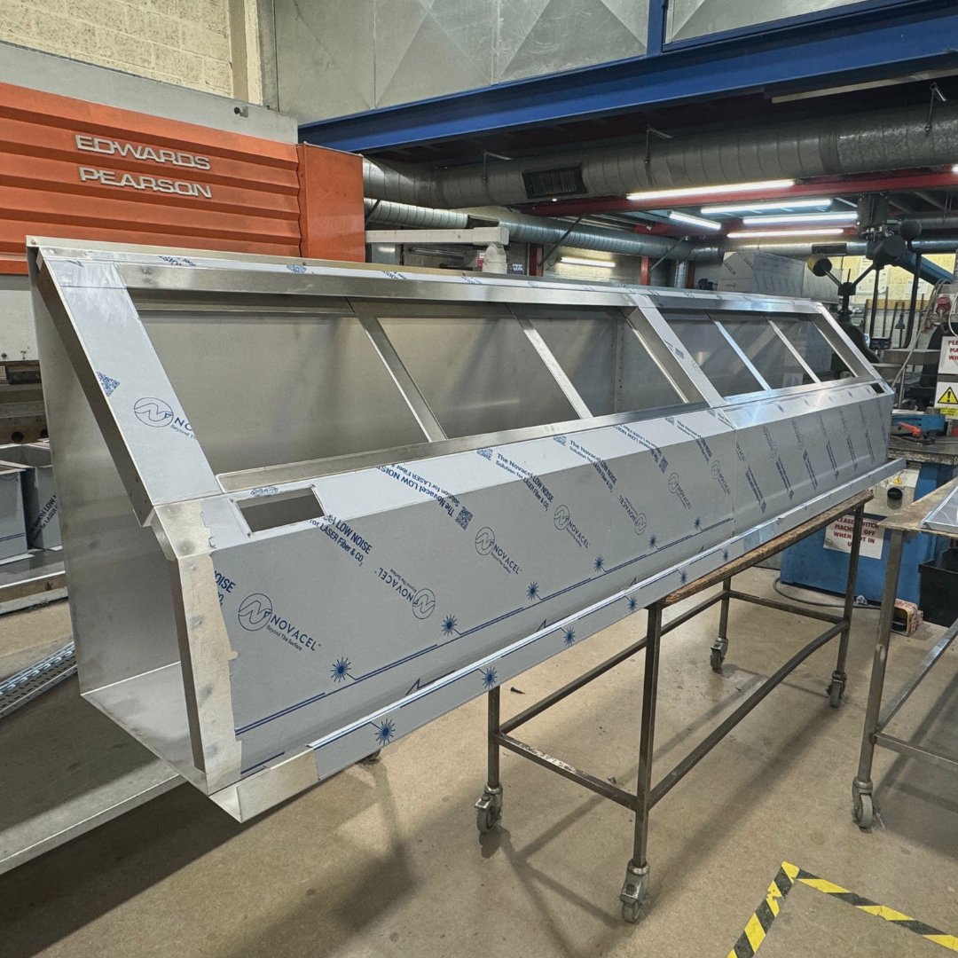 TargetCatering's tweet image. Choosing the right commercial kitchen extraction system is crucial for your business. But how do you find the perfect fit?🧑‍🍳

Our experts are here to help! We offer comprehensive site  surveys to understand your unique needs and recommend the best solutions  for your kitchen.🔥