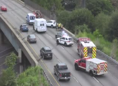 JJewell_Writer's tweet photo. Heads up for a crash on I-95 NB between Street Rd and RT-413 #Bristol! Emergency crews just arrived to the scene. @FOX29philly https://t.co/PJRAKGwhQu