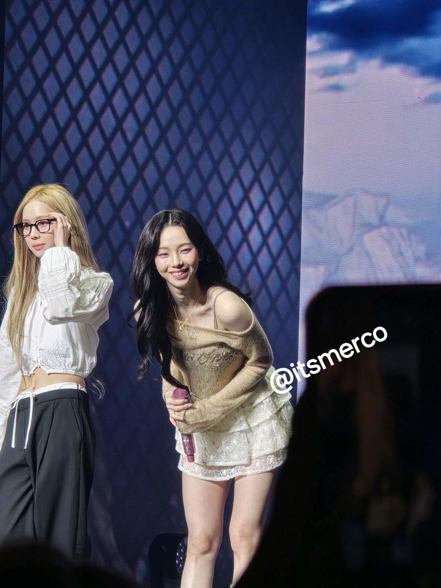 ItsMerco's tweet image. Soundcheck Karina and Winter so cute