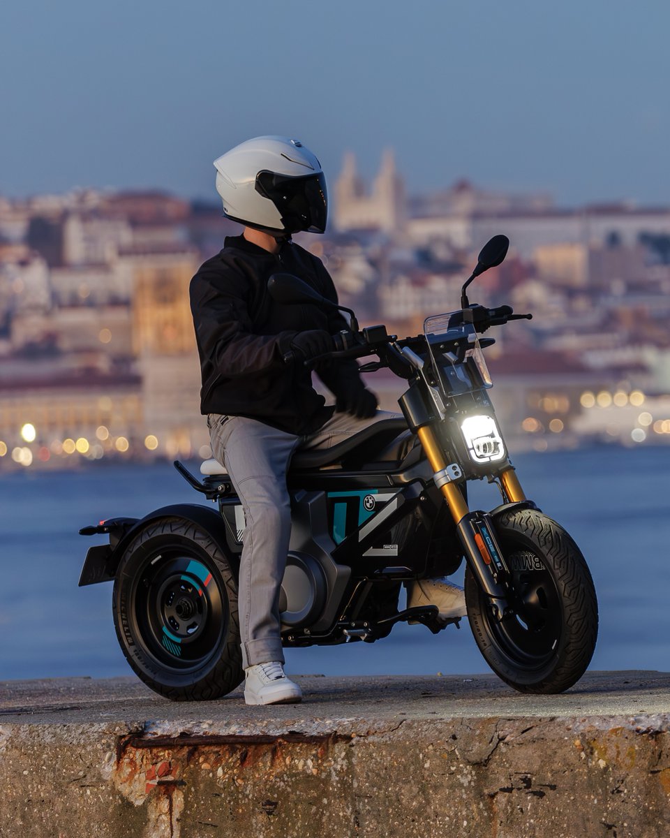 BMWMotorrad's tweet image. Round four of our AI Contest starts now!

Imagine your next holiday spot with the #BMWCE02 by your side.

What would it look like and where would you go?👇

#MakeLifeARide #PluggedToLife #BMWMotorrad