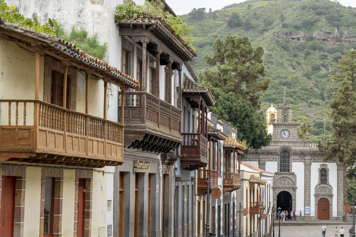 estodotuyo's tweet image. #RutaPatrimonioGC

🎉En vísperas de la Fiesta del Pino, te proponemos un recorrido por el casco histórico de #Teror, ¿te animas?

🤔Como punto de partida, ¿#SabíasQue esta localidad se desarrolló en el bosque de Aterura? Una masa forestal que cubría el norte de #GranCanaria.