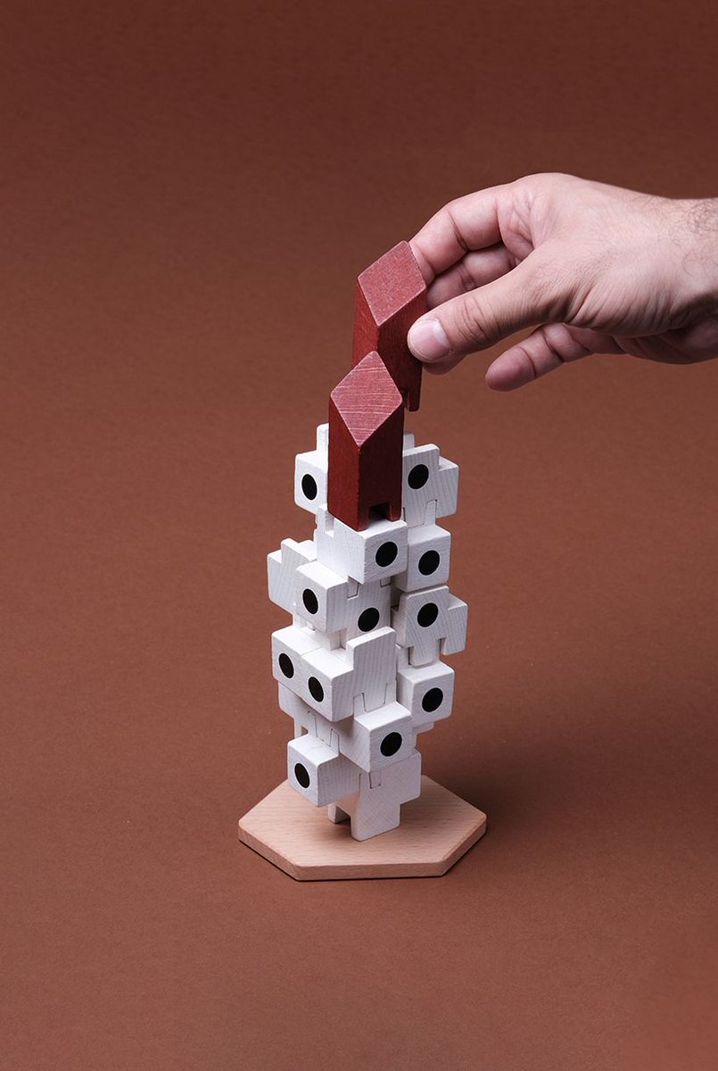 oscar diaz (<a href="/OscarDiazStudio/">Oscar Diaz</a>) pays tribute to iconic nakagin capsule tower with playful wooden block set designboom.com/design/oscar-d…