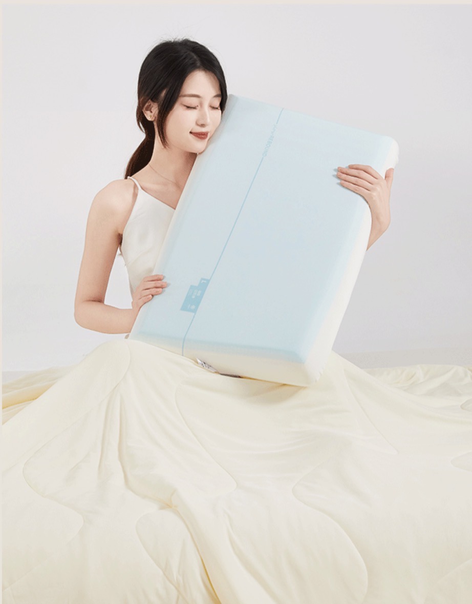 wydenhome's tweet photo. ☁️ Experience ultimate comfort with our new PCm coated gel cool memory foam pillow! Made from imported BASF raw materials, encased in ice silk, it keeps you cool and cozy.  #wydenhome #wydenpillow #PCMpillow #PCMCOATEDpillow #MemoryFoamPillow #CoolPillow #SummerComfort https://t.co/j0bFT7XUff