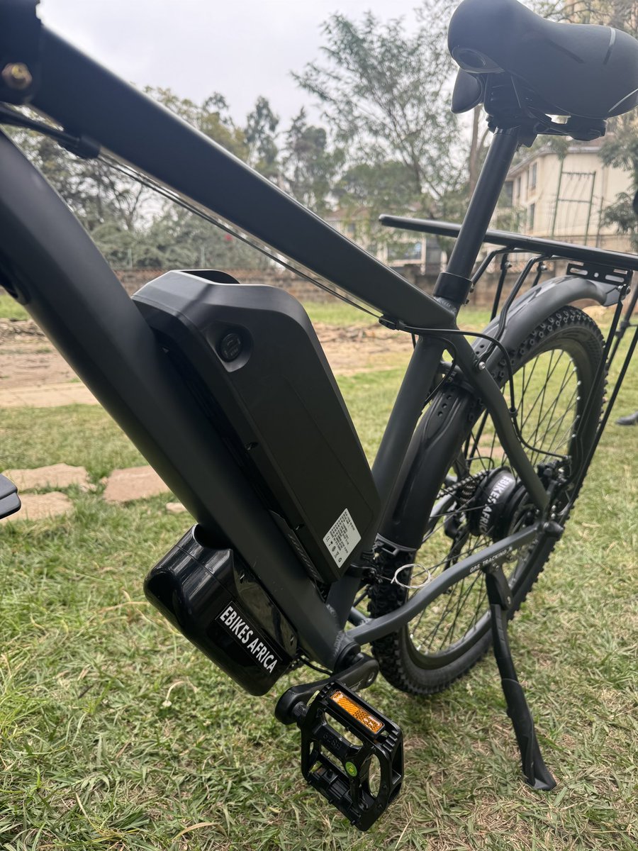 BrianGeorgeKE's tweet image. I am filming this Electric Bicycles episode for #NTVTechover in Nairobi and Jorgs Mbugua the founder of @Ebikes_Africa tells me for just KES 15, you get it fully charged and it lasts 80kms🤯😳! 

How much do you spend on daily commuting?