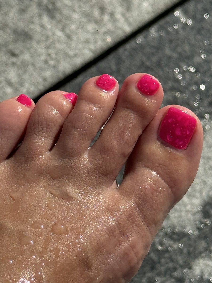 BabyCandyDomina's tweet photo. I love my tiny #toes
#feet #feetfettish #smallfeets #sellfeets #pedicure #toes https://t.co/nvFaGjFo0x