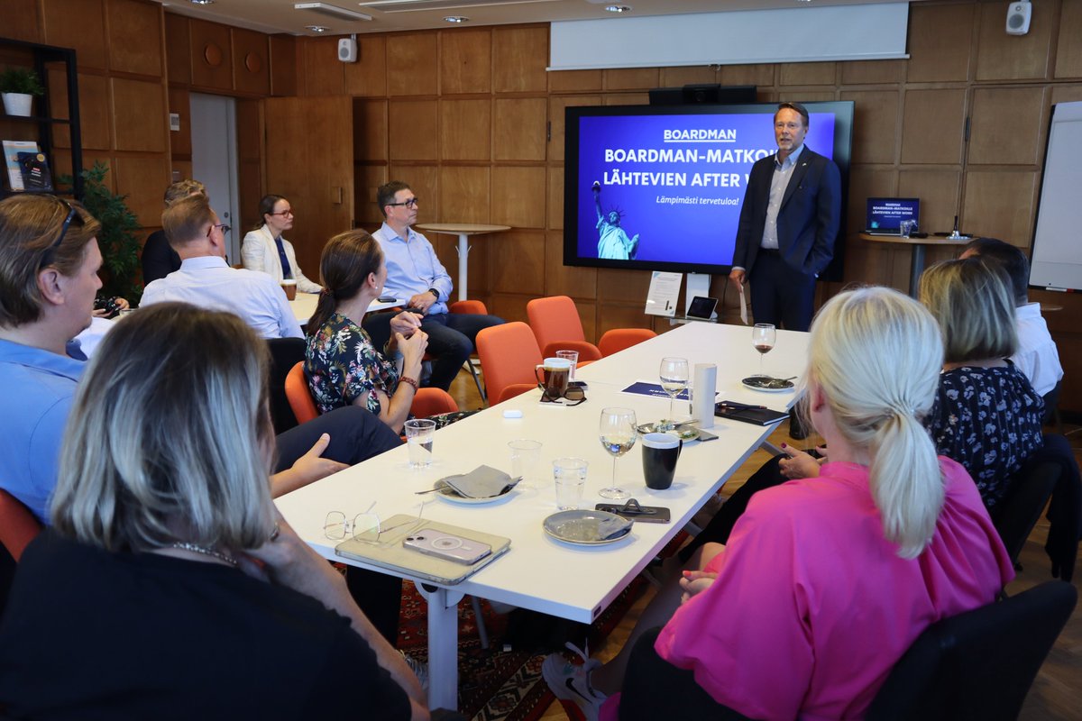 Boardmanin tilaisuudessa Okko-Pekka Salmimies, Los Angelesin pääkonsuli, tarjosi katsauksen USA:n markkinoiden nykytilaan ja tulevaisuuden mahdollisuuksiin. Kalifornian merkitys ja vihreän siirtymän mahdollisuudet suomalaisille yrityksille nousivat esiin. #kansainvälistyminen