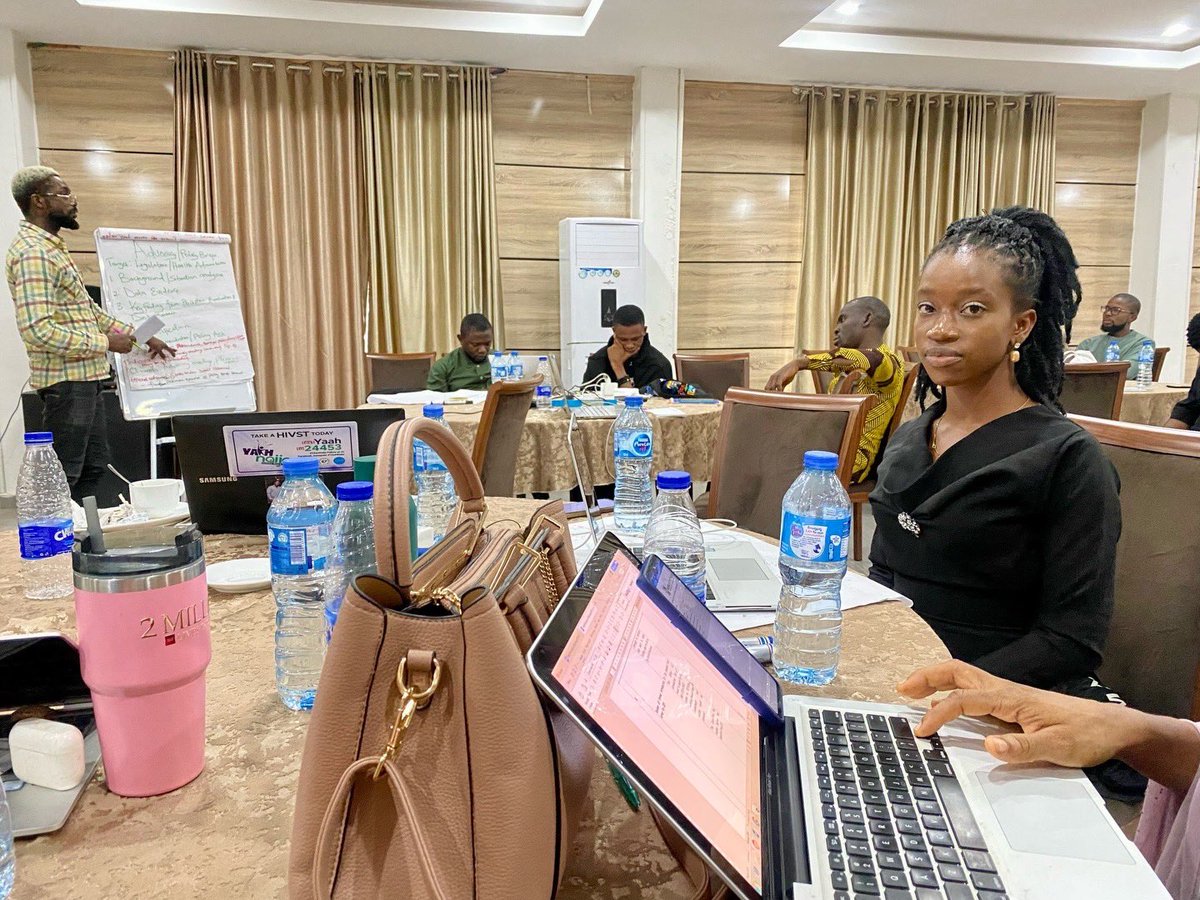 BridgeConnectNG's tweet photo. Last week, we participated in a communications co-creation workshop led by @eva_nigeria 
We joined other communications and policy advocacy experts to develop a strategic behavior change communications strategy to ensure health equity for all 

#LIFTEquity #AgeofAccess #PEPFAR https://t.co/bYQnuqh1sg