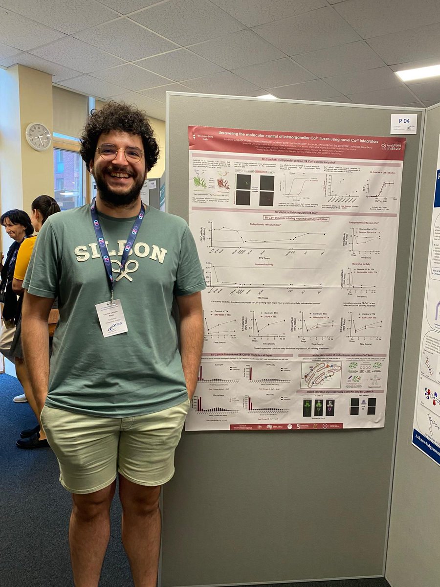SIEF_SCEF's tweet image. Nuestro socio @locare4 de @JaimedeJuan Lab se encuentra estos momentos en Cambridge en el “17th International Meeting of the European Calcium Society” 🤩 gracias al I Premio de Tesis Doctoral de SIEF 🏆🍏
¡¡Disfruta de la experiencia, Lorenzo!! 👏