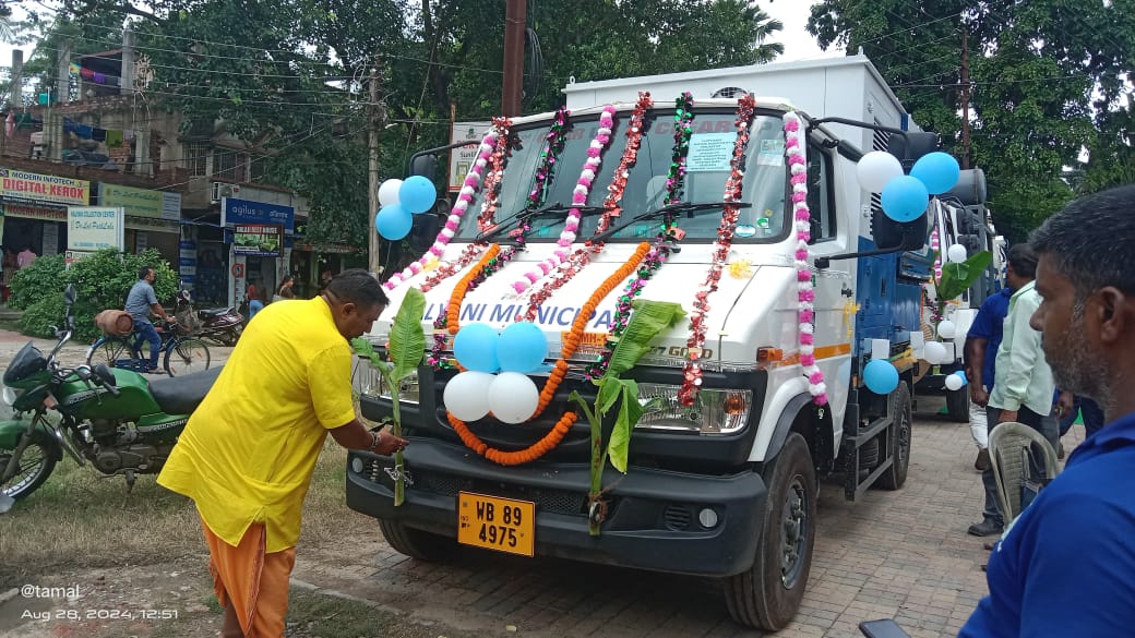 Proud moment for all of us at Team Kam Avida as our ever efficient Hi-flow suction machine &amp; Litter picker gets inaugurated under the CSR project of WBIDFC for Kalyani Municipality, West bengal !! #Gearuptoclearup #Swacchbharat