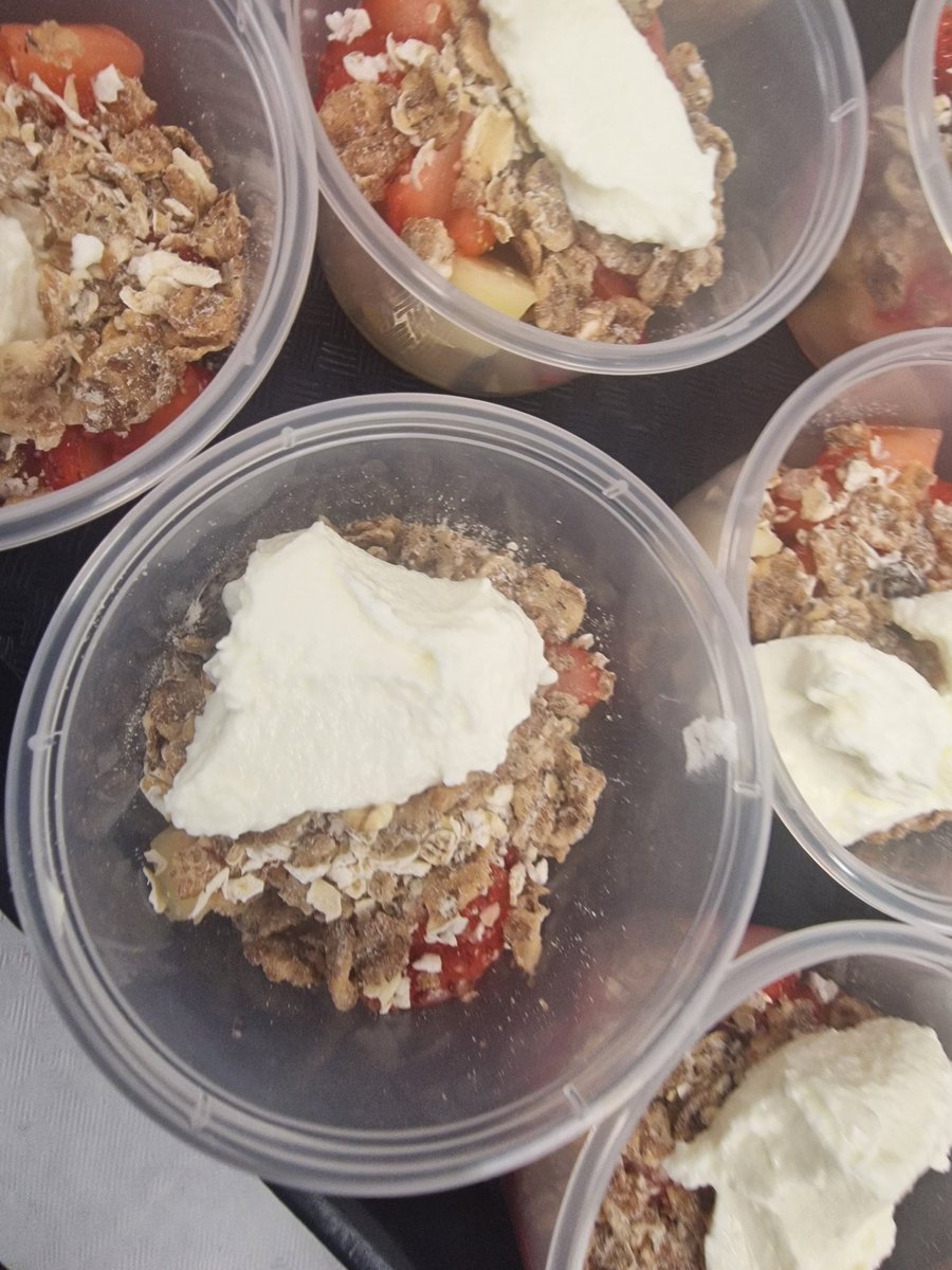 edengirlsWF's tweet image. We are back! Today is #inset day. We welcome back staff with a healthy breakfast of smashed avocado &amp;amp; scrambled eggs, muesli, pastries, fruit, and a selection of hot drinks. #BackToSchool #wearestar