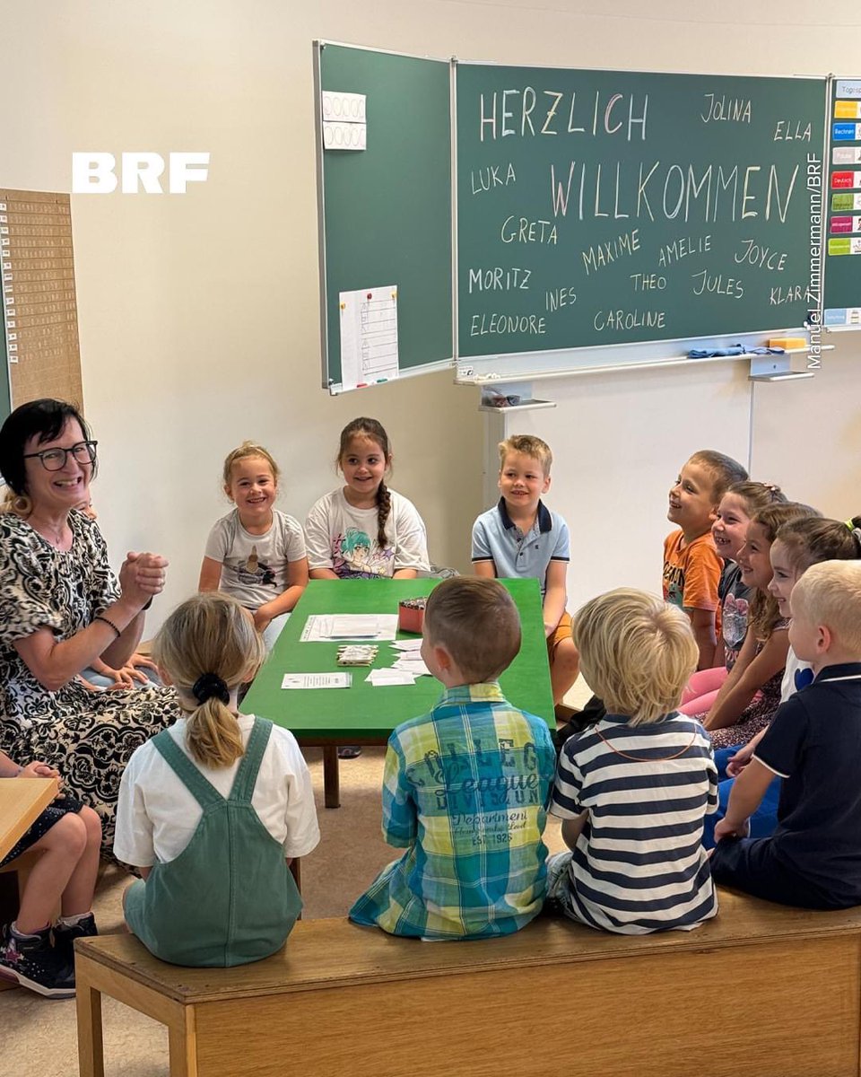 BRFbe's tweet photo. Wir wünschen allen einen guten Start ins neue #Schuljahr!

Unsere Reporter waren heute zum Start des neuen Schuljahrs in verschiedenen Schulen in #Ostbelgien unterwegs ➡️ https://t.co/GUSLnoXnWw https://t.co/xpG6oj69iB
