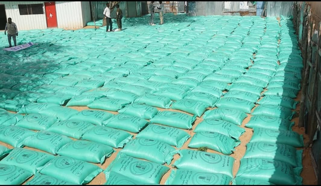 SoDMA_Somalia's tweet photo. The Somali Disaster Management Agency distributed crucial aid rations to 1,000 IDPs and people with disabilities in #Mogadishu's #Garasbaley neighborhood on Monday. https://t.co/iXCbUVcWq0
