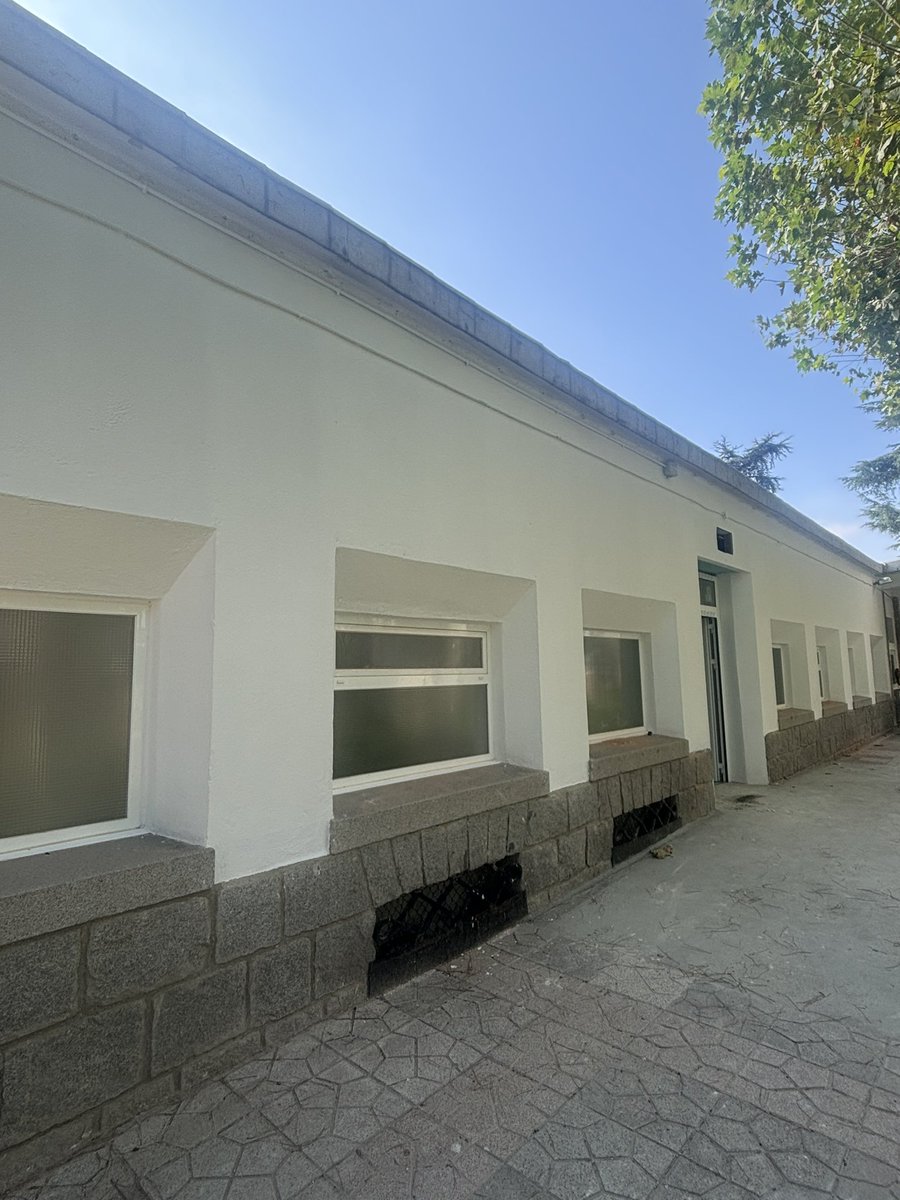 Preparados, listos…¡ya! Aunque los verdaderos protagonistas son nuestros alumnos, hoy el personal del colegio ya está al 100% para preparar el curso 24/25. Nuevas caras, nuevos espacios y mucha ilusión. #comenzamos #estamosdevuelta