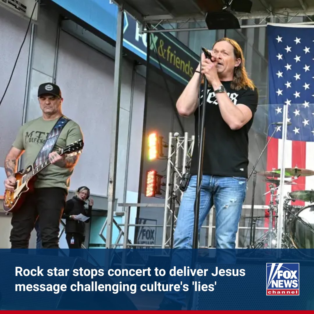 HOLY WAR: <a href="/3doorsdown/">3 Doors Down</a> frontman Brad Arnold shared a powerful message about being accepted by Jesus Christ to a rousing wave of applause from fans. The emotional, uplifting words he spoke to a packed audience. trib.al/tEQhPI9