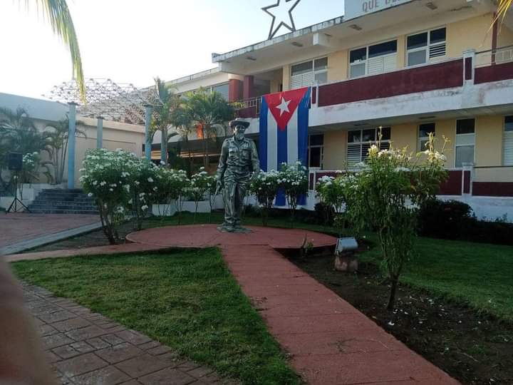 Inicia el curso escolar 2024-2025, se inunda de alegría nuestro país y nuestras instituciones docentes no son la excepción. A seguir construyendo sueños.
#Cuba