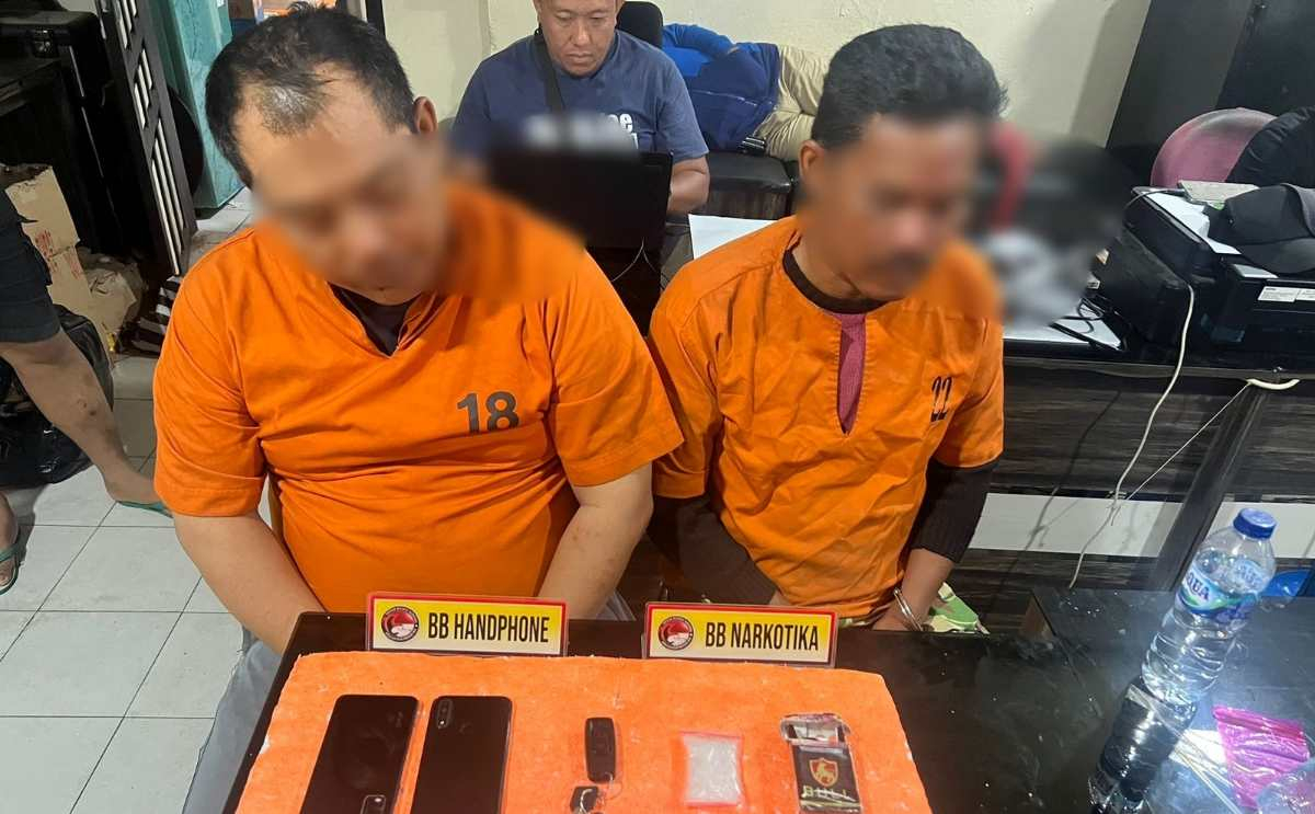 infoPKC's tweet photo. Ada-ada Saja, Sudah Enak-enak Jadi Polisi di Inhil Malah Ikut Jualan Sabu, Ini Akibatnya.. https://t.co/2jTtL2GnFH https://t.co/YmrEQiosad