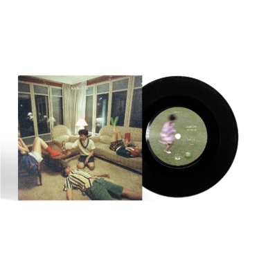 HMVrs_online's tweet photo. 【入荷】台北のオルタナティヴポップバンド、我是機車少女 I’mdifficultの最新7”登場。新曲「Kids 小孩」とアルバム「I’mdifficult」から「Last Summer 月亮惹的禍」を収録。
https://t.co/6DFN5wkVoM
#我是機車少女 #Imdifficult
レコード通販HMV record shop ONLINE ⇒ https://t.co/4lSyq17dPr https://t.co/fUjOoG6dBa