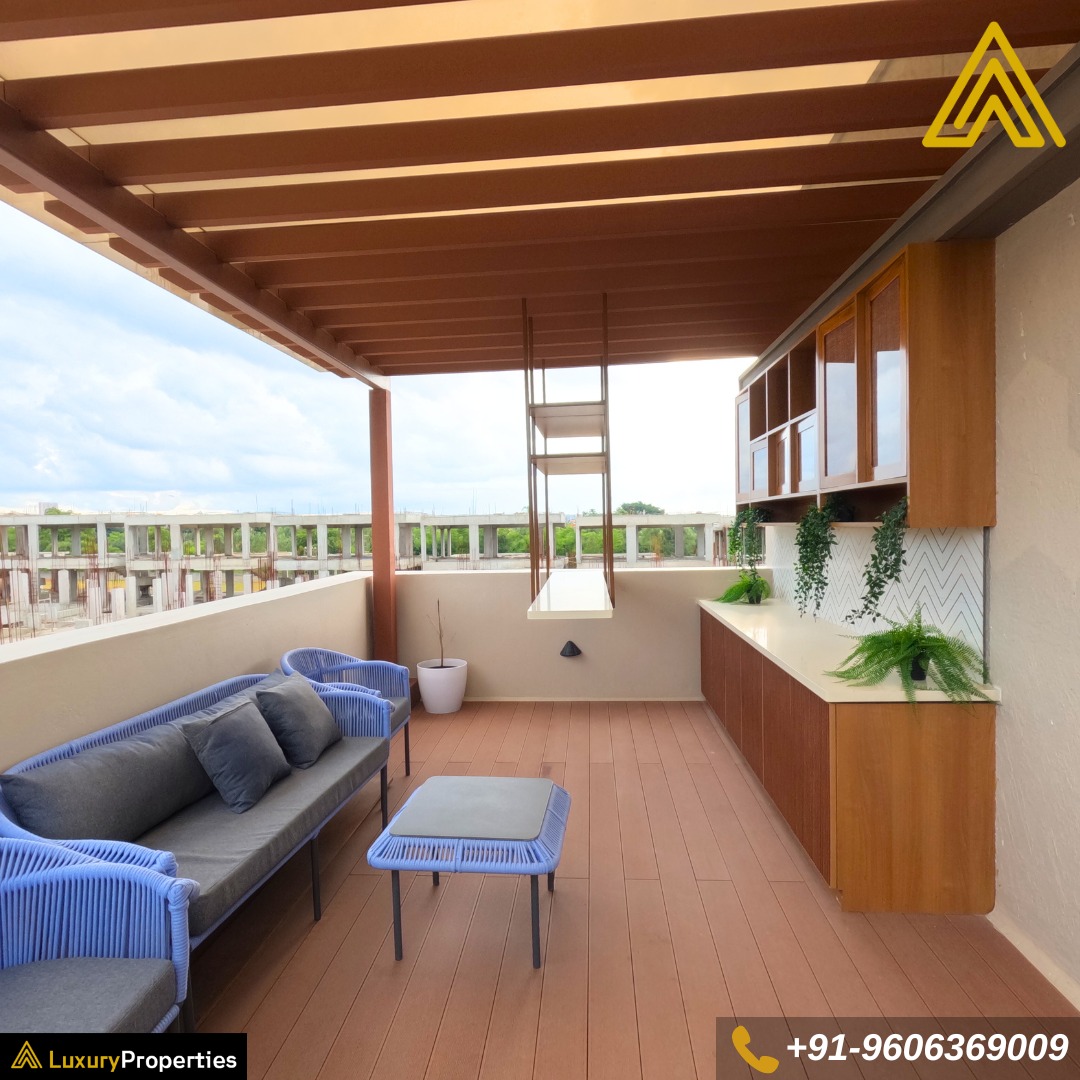 Luxury 4bhk Villa with a #hometheatre, Chikka tirupati road, Sarjapur,  #Bengaluru.✨ 

Full home tour- youtu.be/_VpynFfrwiY?si…

For more details &amp; schedule a site visit, contact us: +91-9606369009

#luxuryvilla #villas #luxurylifestyle #luxury #luxuryhomes #luxuryproperties