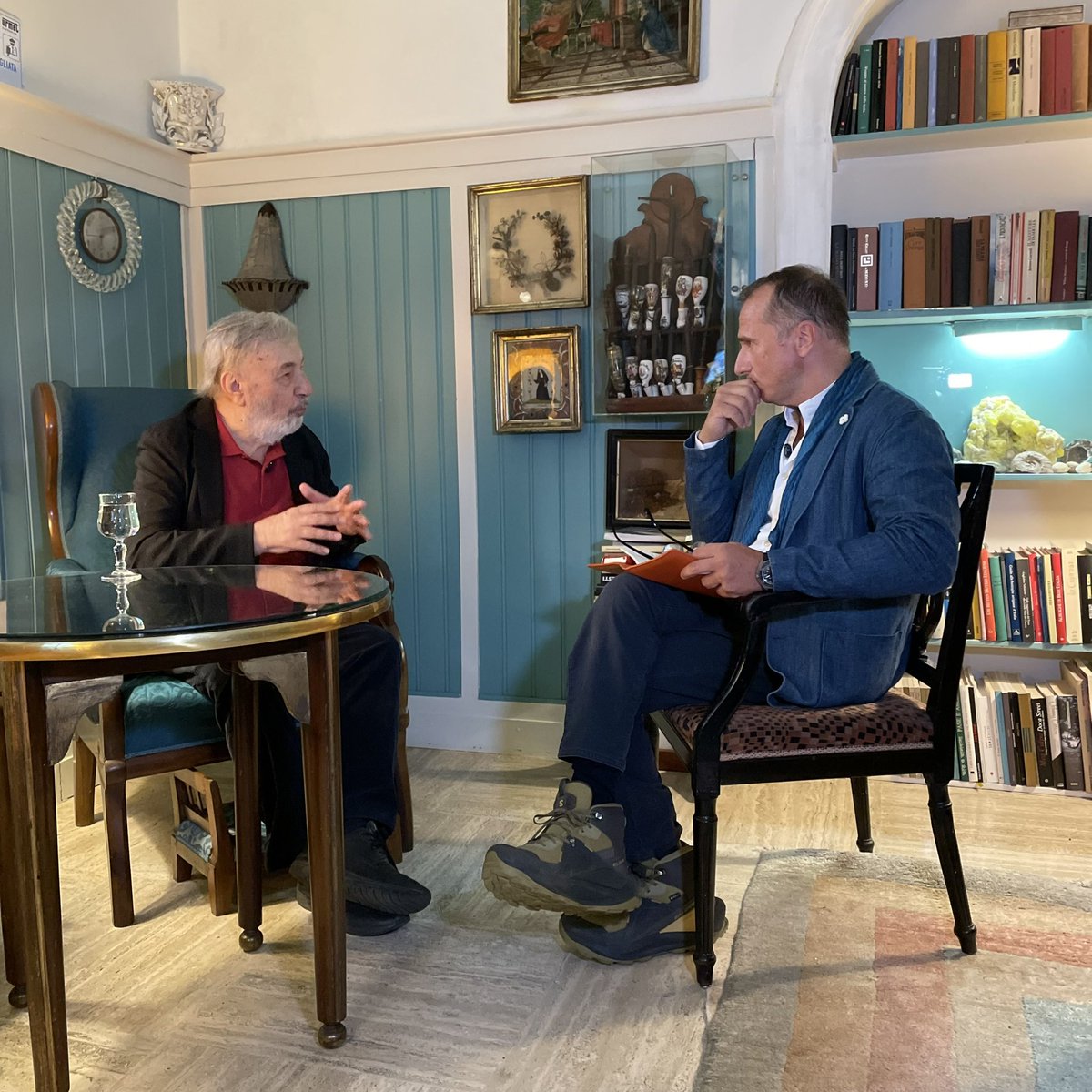 La guerra che non vince nessuno, una conversazione con Gianni Amelio sul suo film #CampoDiBattaglia. Attraversare la 1a guerra mondiale per esplorare il conflitto (attualissimo) dentro le coscienze tra ubbidire e ribellarsi.
Che ne pensate?👇video
youtube.com/watch?v=ZNv8uZ…