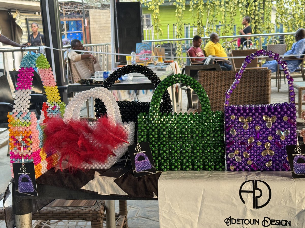 AdetounBamgbade's tweet photo. I sell beautiful handcrafted bags and beaded jewelry love 💜.
Location- Ibadan 
Worldwide delivery.
#adetoundesign https://t.co/Be4W4KPrTN