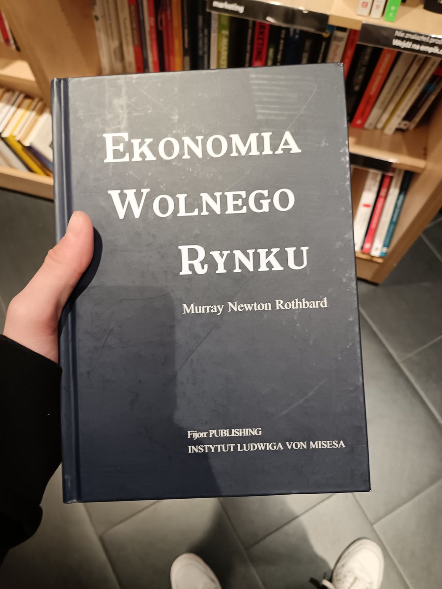 Ale piękny bydlak w Empiku :)