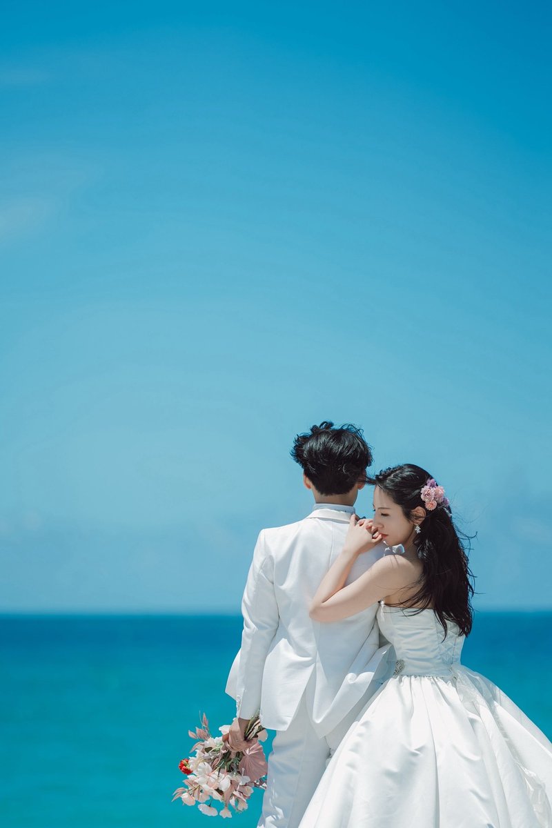 Li_lith_1016's tweet image. ゴンコウ&amp;amp;リサ夫妻第一回 #ウェディングフォト 🤵🏻👰🏻‍♀️

撮影のテーマをカメラマンさんと相談して、「お二人ともすごく雰囲気あるから(？)」とのことで、浜辺で元気いっぱい！というより若干スカした感じで撮りました🥴

撮影自体は本当に楽しくて、それも合わせていい思い出になった🫶🏻💕
絶対また撮る！