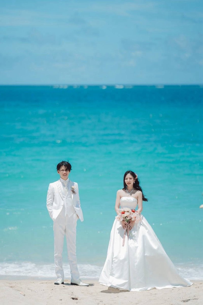 Li_lith_1016's tweet image. ゴンコウ&amp;amp;リサ夫妻第一回 #ウェディングフォト 🤵🏻👰🏻‍♀️

撮影のテーマをカメラマンさんと相談して、「お二人ともすごく雰囲気あるから(？)」とのことで、浜辺で元気いっぱい！というより若干スカした感じで撮りました🥴

撮影自体は本当に楽しくて、それも合わせていい思い出になった🫶🏻💕
絶対また撮る！
