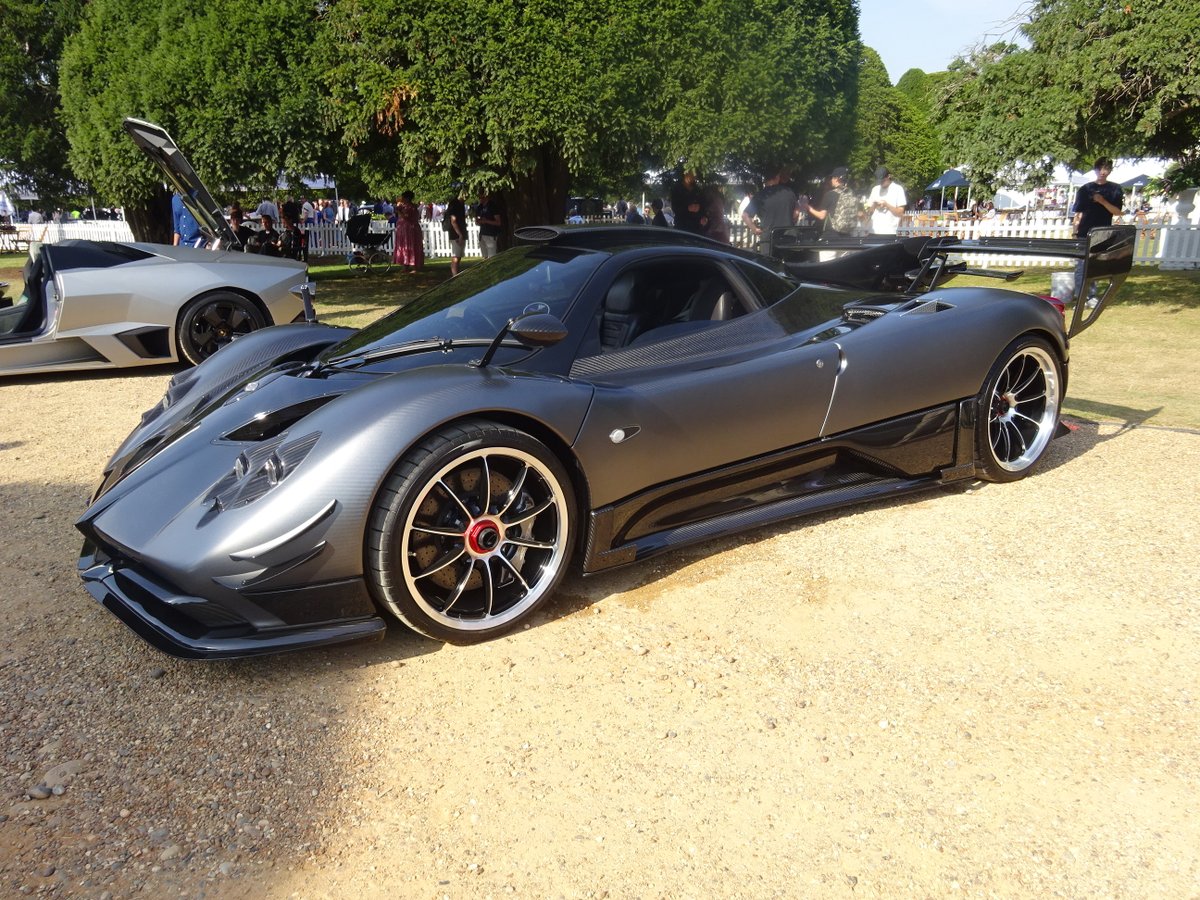 ObscureSupercar's tweet image. Highlights from Hampton Court Concours of Elegance #3

#concoursofelegance #ferrari #pagani #zonda #lamborghini #reventon