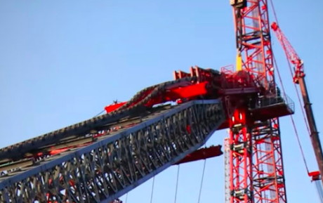 Construonetwork's tweet photo. Dutch heavy-lift specialist Mammoet has launched what it claims is the world’s strongest land-based crane.

https://t.co/TsU2fedgLE

 #MammoetCranes #HeavyLifters #CraneOperators #ConstructionTech https://t.co/XDOFH8Q76E