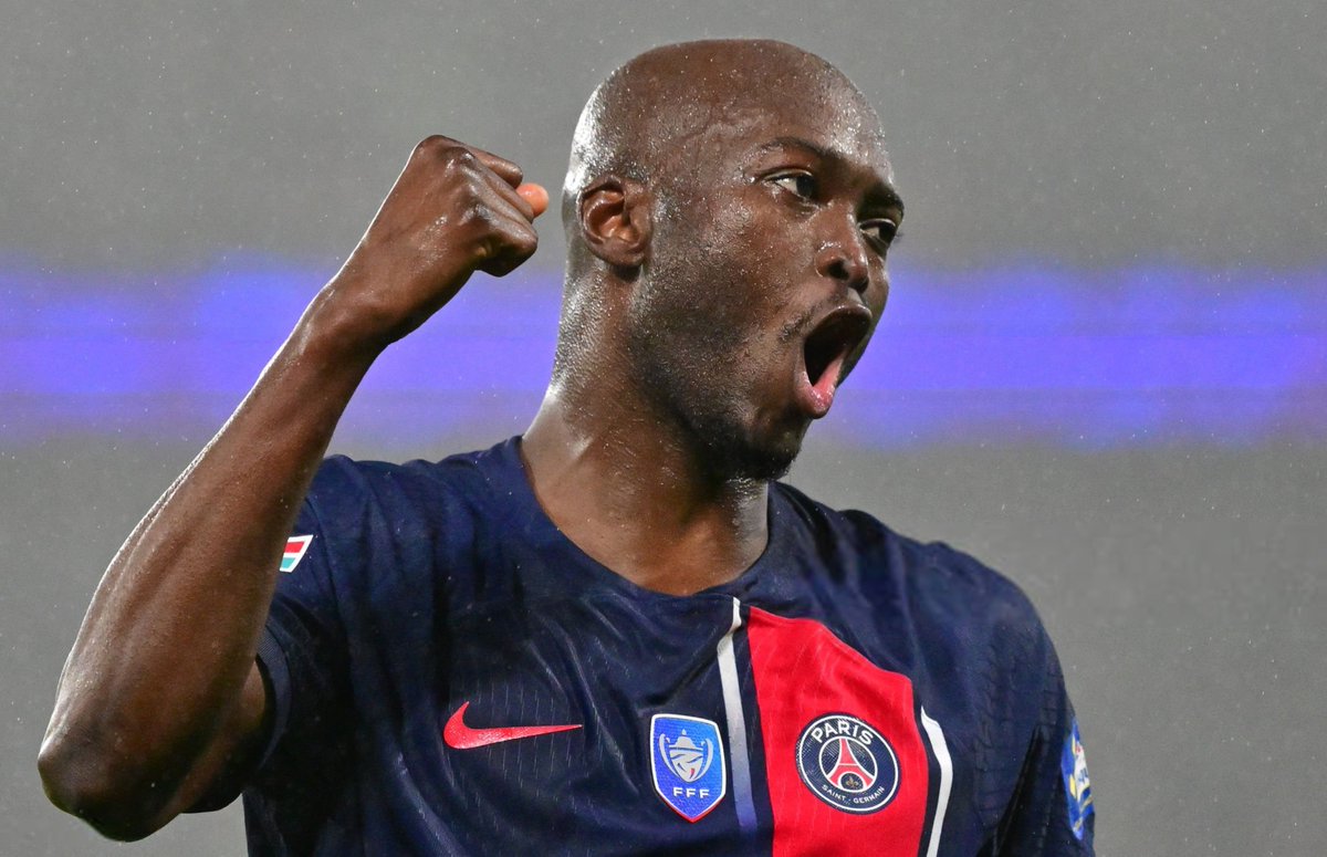 🚨 A BOLA :
خلال الساعات المقبلة سيعلن نادي #الاتحاد عن التعاقد مع دانيلو بيريرا.