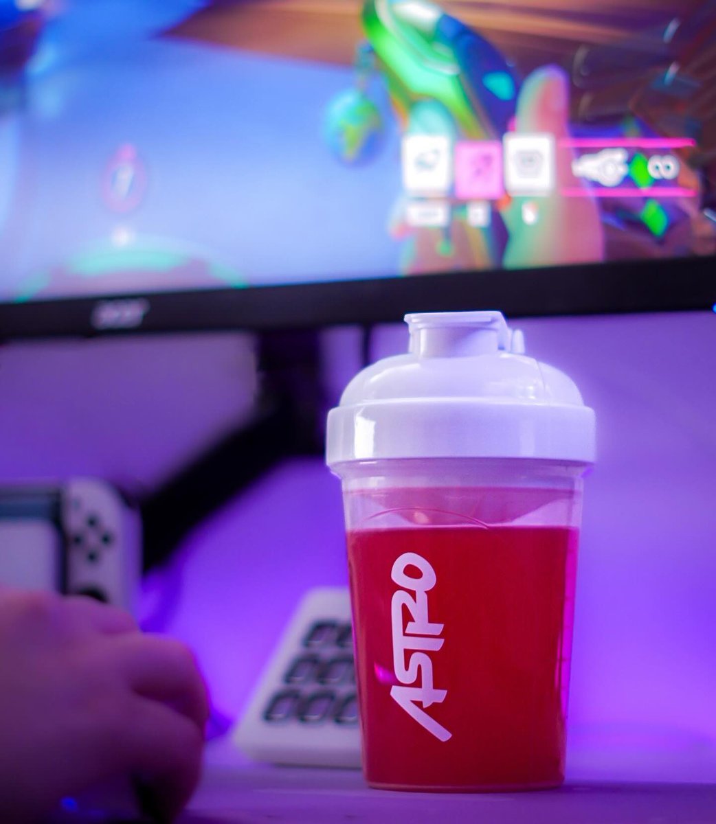 DrinkAstro's tweet photo. You made it through Monday 👏 👏 Grab an Astro &amp; let the fun begin! 🎮 

#astroenergy #gamer #gamergirl #ps5 #playstation #xbox #callofduty #cod #battlefield #crashbandicoot https://t.co/hoEIPK8i1L
