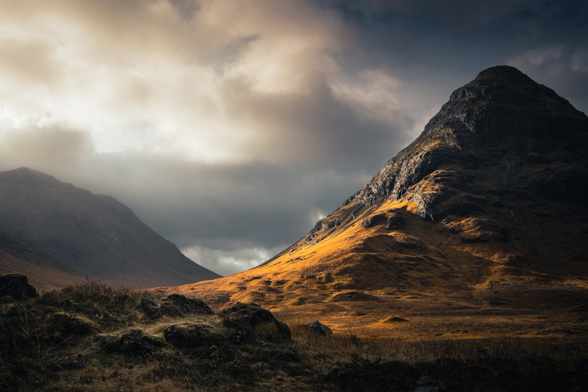 DamianShields1's tweet photo. Mountain light, Glen Coe #Scotland #GlenCoe #Highlands https://t.co/ERVTYHnQjn https://t.co/iRMNQ7c6Ac