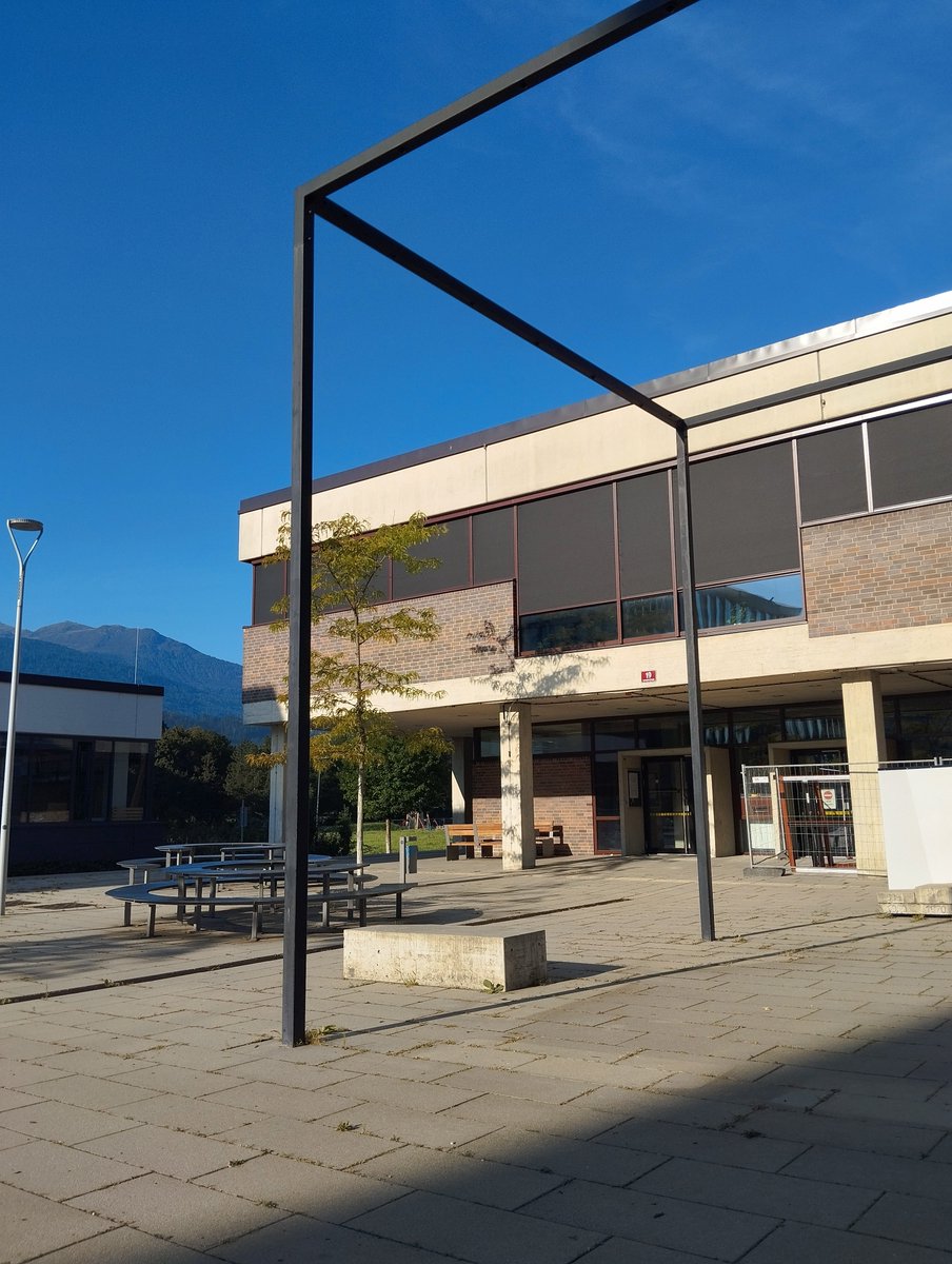 MariaRottler's tweet image. #Bibliothekshimmel #LibraryWithAView - Bibliothekszentrum West @ulbtirol