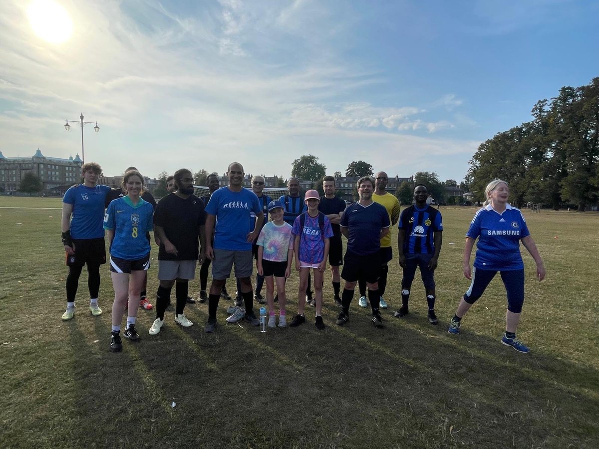 headsafecharity's tweet image. The most important game of football since 1863! ⚽

Yesterday, as a part of @INTS2024, the #GenerationsGame was played for the Bill Gates trophy in blazing sunshine on Parkers Piece, Cambridge, where the first  rules of football were created, resulting in an honourable 6-6 tie.