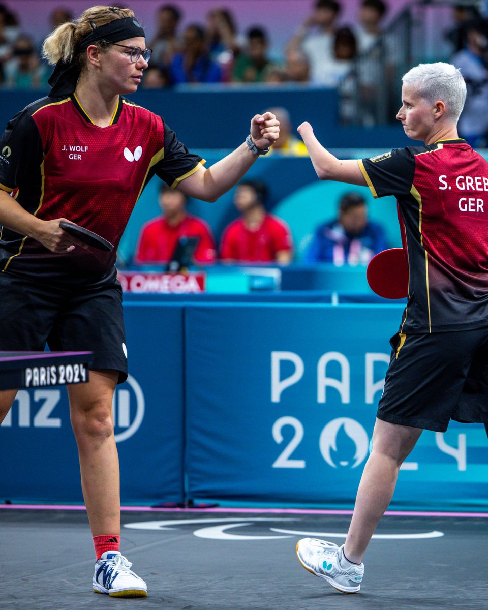 RegBerlin's tweet photo. Die ersten Medaillen für das #TeamBerlin bei den Paralympics in Paris! 🎖️ Das Berlin-Brandenburg Duo aus Stephanie Grebe und Juliane Wolf haben am Freitag in einem packenden Finale die Silbermedaille im Tischtennis gewonnen. #Paralympics #Paris2024 #Schwimmen #Tischtennis https://t.co/y1HjKIorvR