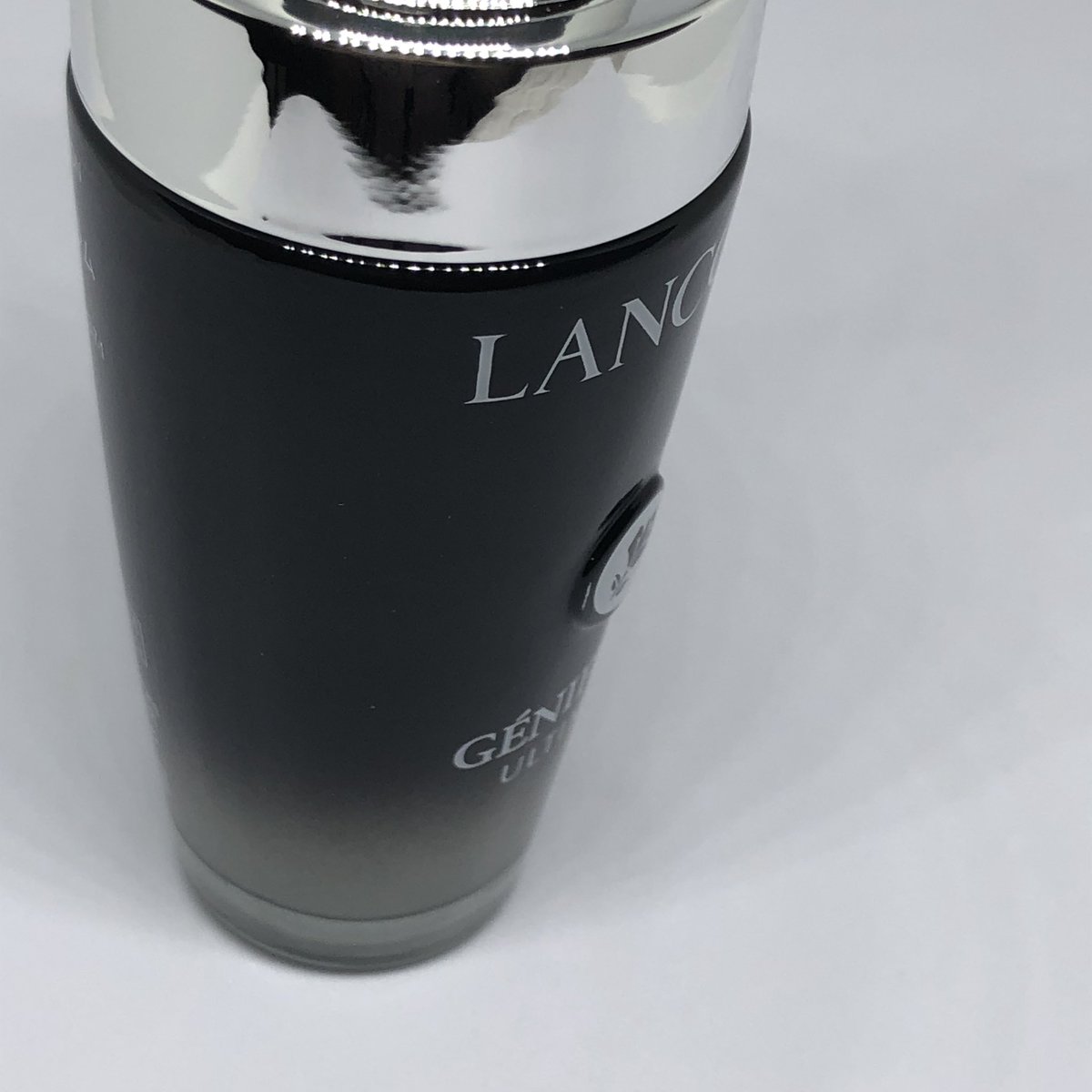 oteoteiotei2's tweet image. #ランコム #ジェニフィックアルティメセラム
#使用レビュー

リニューアルしたそうです◎
大きな変化として、リフィル式に変更されたことでしょうか。こちらの30mlのタイプはリフィルはありませんが50mlのものにはあります。環境にも優しくなったし2本目がお安く買えるし素晴らしいリニューアル要素。