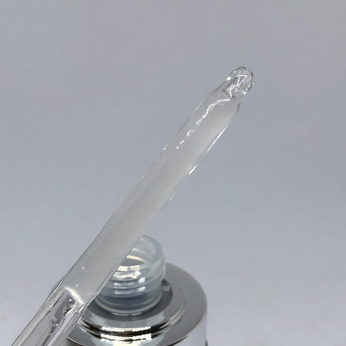 oteoteiotei2's tweet image. #ランコム #ジェニフィックアルティメセラム
#使用レビュー

リニューアルしたそうです◎
大きな変化として、リフィル式に変更されたことでしょうか。こちらの30mlのタイプはリフィルはありませんが50mlのものにはあります。環境にも優しくなったし2本目がお安く買えるし素晴らしいリニューアル要素。