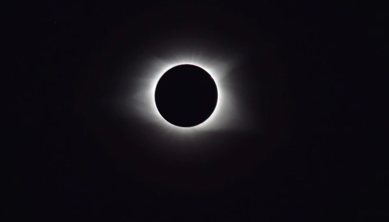 Eclipse lunar y superluna ocurrirán el mismo día: Según expertos, la energía del eclipse y la superluna es "poderosa" para encontrar pareja, a propósito de que en septiembre se celebra el amor y la amistad en algunos paises de sur america  El próximo 18 de septiembre de 2024,